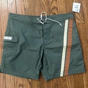 Men’s Katin board shorts size 33 NWT